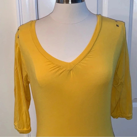 Apple Bottoms Logo Tee T Shirt XL Rhinestone Spell Out Studded  BUTTER YELLOW - Picture 6 of 11